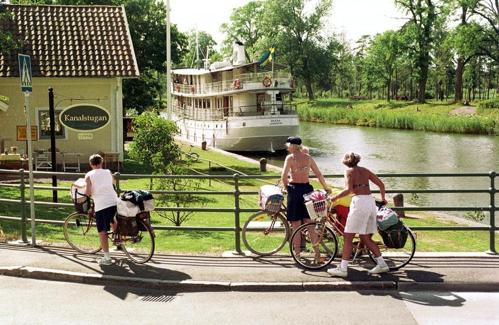 Stf Glasbruket Hostel & Apartments Borensberg Exterior foto